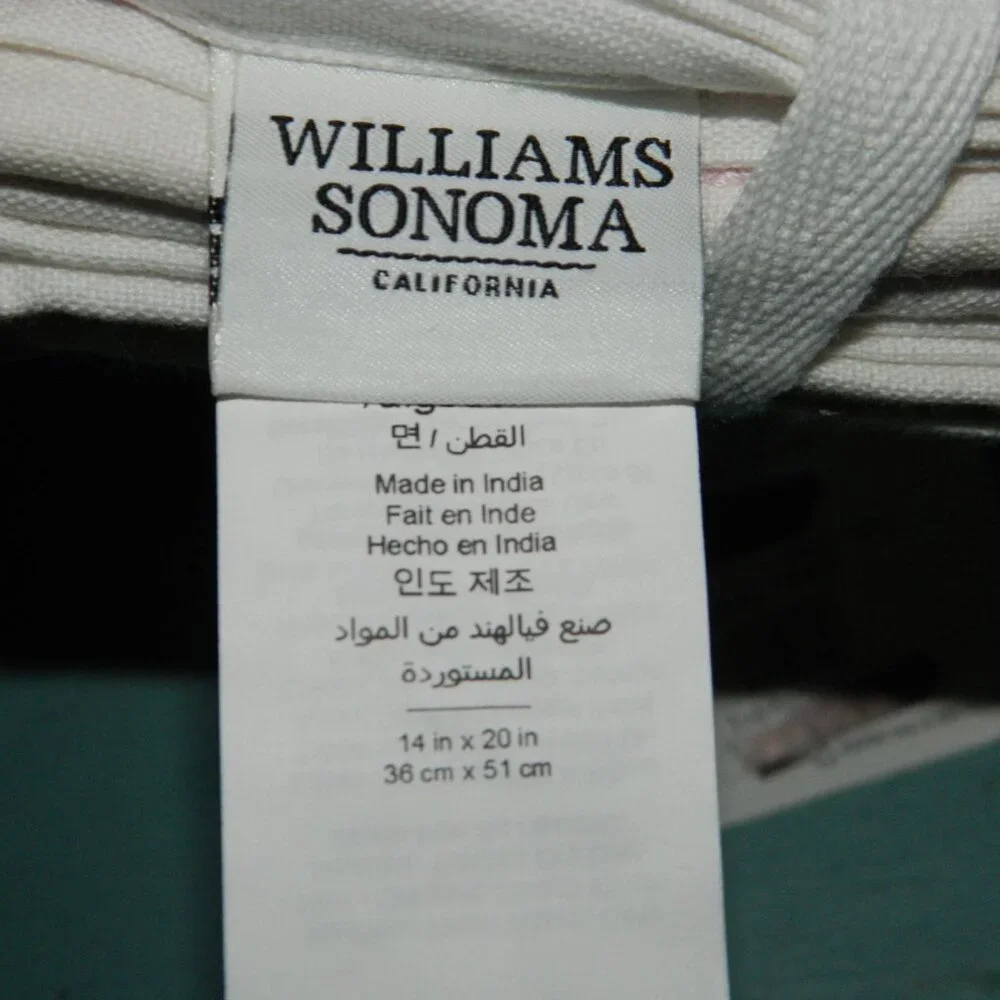 Williams Sonoma Embroidered Border Napkins Set of 4 Pink